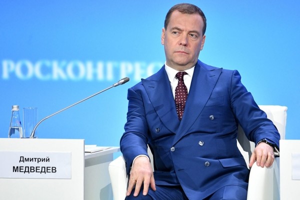 Медведев отрицает вмешательство России в парламентские выборы в Грузии