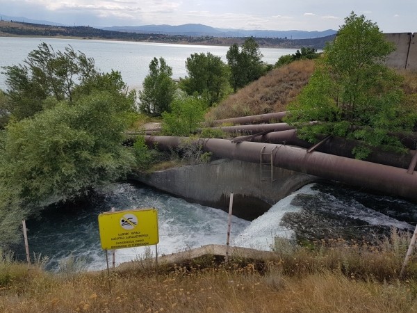 Отец утонувшего подростка через суд добился ограждения «зоны смерти» на тбилисском море Отец утонувшего подростка через суд добился ограждения «зоны смерти» на тбилисском море