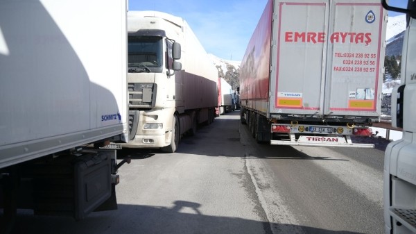 Верхний Ларс сегодня: сколько грузовиков ожидают въезда в Грузию