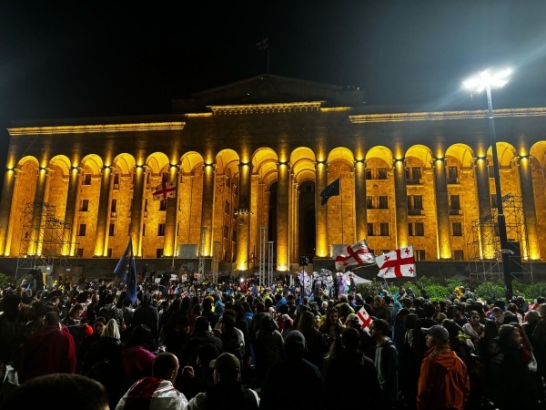 Две оппозиционные коалиции в Грузии заявили об отказе от депутатских мандатов — ЦИК против Две оппозиционные коалиции в Грузии заявили об отказе от депутатских мандатов — ЦИК против