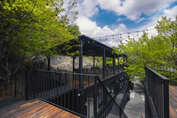 Популярный у лидеров «Грузинской мечты» тбилисский ресторан прекратил работу в знак протеста Популярный у лидеров «Грузинской мечты» тбилисский ресторан прекратил работу в знак протеста