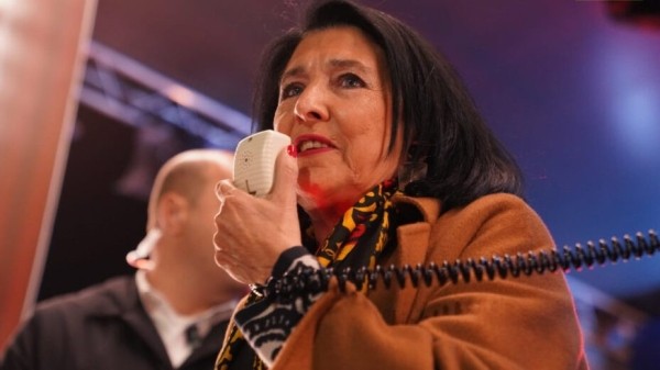 Саломе Зурабишвили требует от «Грузинской мечты» до конца недели назвать дату новых выборов