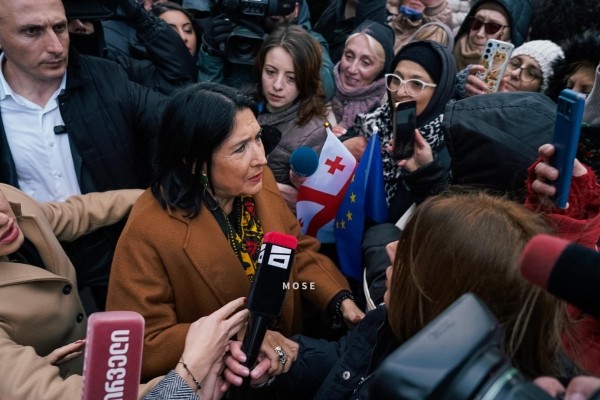 Зурабишвили: «Никто никого не выбирал. Ничего не произошло» Зурабишвили: «Никто никого не выбирал. Ничего не произошло»