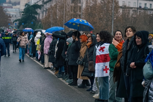 Километры единства – как в разных городах Грузии отмечают месяц протестов