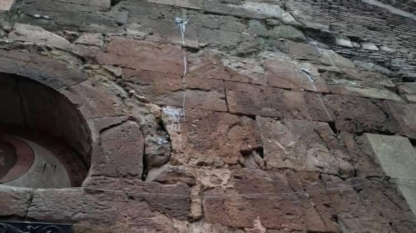 Древнейшую церковь Анчисхати в Тбилиси закидали яйцами