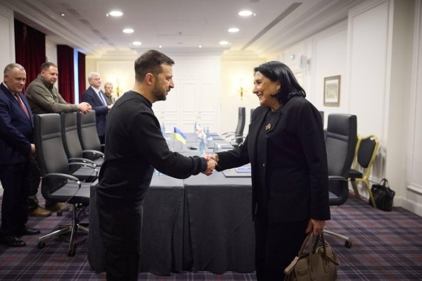 Зурабишвили встретилась с Зеленским в Париже