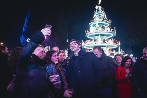 Каладзе обещает новогоднюю елку, вопреки планам «радикалов»