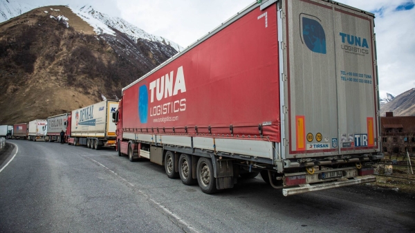 Верхний Ларс 28 декабря: въезда в Грузию ждут более полутора тысяч грузовиков Верхний Ларс 28 декабря: въезда в Грузию ждут более полутора тысяч грузовиков