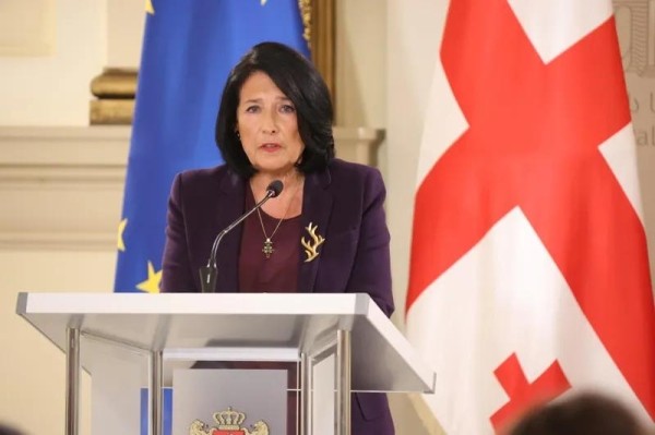 «Не будет никакой инаугурации» - Я остаюсь вашим президентом! - Саломе Зурабишвили «Не будет никакой инаугурации» - Я остаюсь вашим президентом! - Саломе Зурабишвили