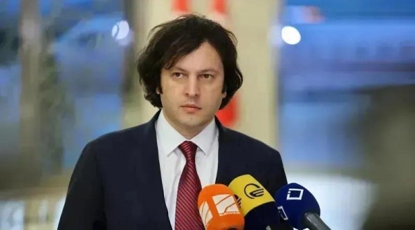 Что заявляет премьер по поводу нападения на медиа?