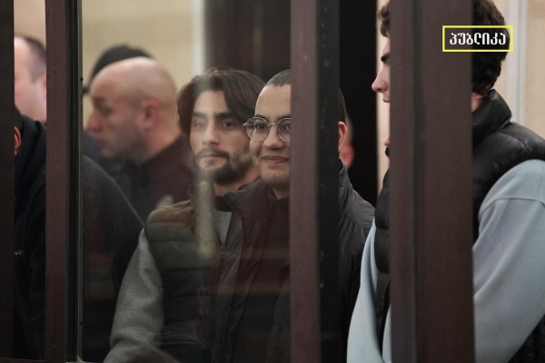 В Тбилиси адвокаты участников проевропейских акций покинули заседание суда в знак протеста В Тбилиси адвокаты участников проевропейских акций покинули заседание суда в знак протеста