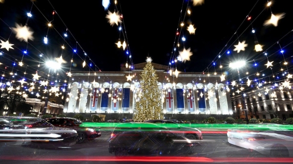 Центральный проспект Тбилиси перекроют из-за демонтажа новогодней иллюминации