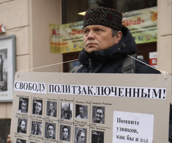 Власти Грузии отказали в убежище российскому правозащитнику Станиславу Дмитриевскому Власти Грузии отказали в убежище российскому правозащитнику Станиславу Дмитриевскому