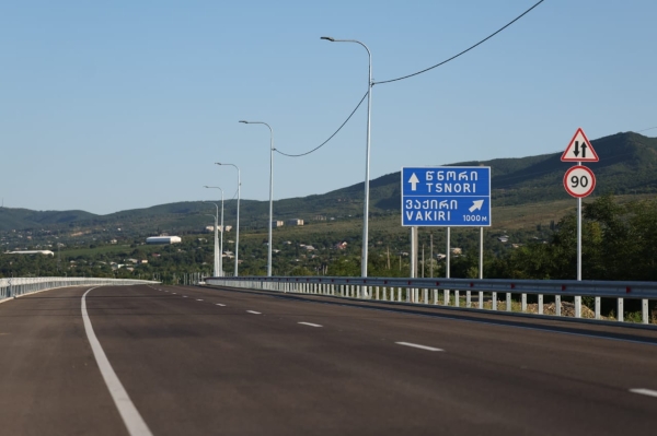 Азербайджан продлил закрытие сухопутных границ еще как минимум на три месяца Азербайджан продлил закрытие сухопутных границ еще как минимум на три месяца