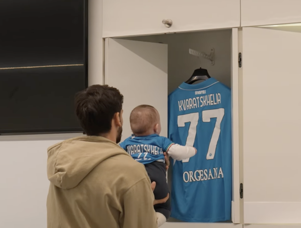 Хвича Кварацхелия объявил, что покидает итальянский клуб «Наполи» Хвича Кварацхелия объявил, что покидает итальянский клуб «Наполи»