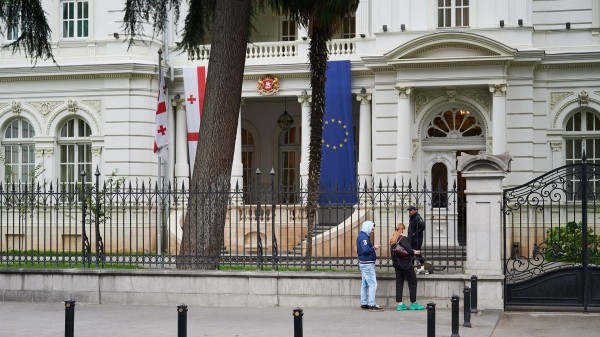 Администрация президента Грузии уличила оппозиционный телеканал во лжи Администрация президента Грузии уличила оппозиционный телеканал во лжи