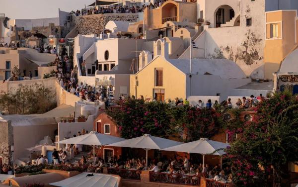 «Бассейны опустели... Наихудшим сценарием будут толчки магнитудой 6,0» - Какова ситуация на Санторини сейчас, после сотен землетрясений «Бассейны опустели... Наихудшим сценарием будут толчки магнитудой 6,0» - Какова ситуация на Санторини сейчас, после сотен землетрясений