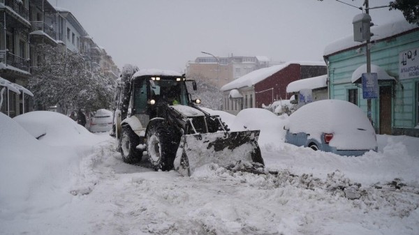 Грузия подключает армию к борьбе с последствиями снегопада в Западной Грузии