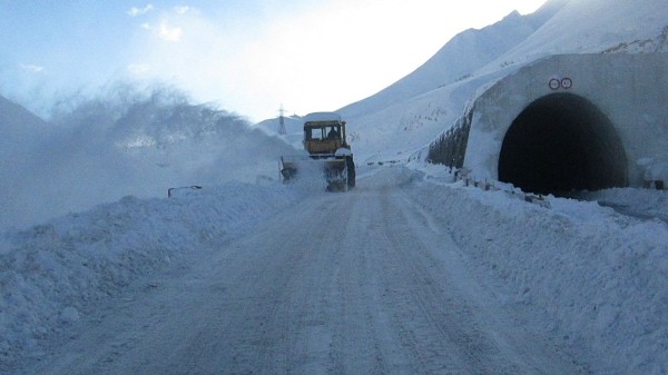Верхний Ларс сегодня: дорога к границе Грузии с Россией временно закрыта Верхний Ларс сегодня: дорога к границе Грузии с Россией временно закрыта