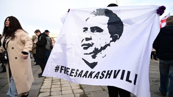 Саакашвили приговорили к девяти годам заключения по "делу о пиджаках"