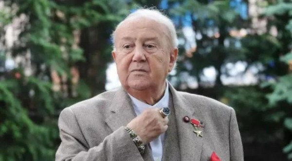 В возрасте 92 лет скончался художник и скульптор Зураб Церетели В возрасте 92 лет скончался художник и скульптор Зураб Церетели