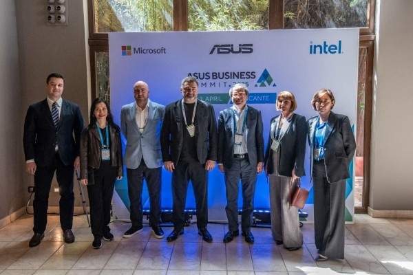 Компания ASUS выиграла крупный тендер на поставку 56 тысяч ноутбуков для школ Грузии Компания ASUS выиграла крупный тендер на поставку 56 тысяч ноутбуков для школ Грузии