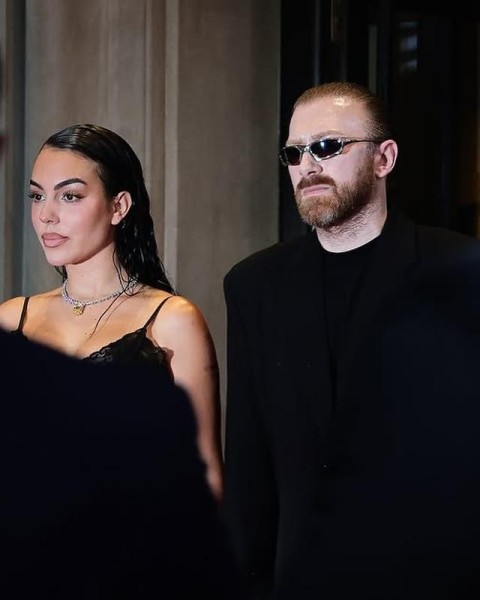 Жена Роналду Джорджина на Met Gala с Гурамом Гвасалия в созданном им прекрасном платье - история создания платья: что пишет грузинский дизайнер