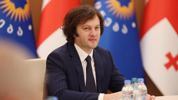 Последний звонок связан с верой в счастливое будущее – Кобахидзе поздравил выпускников