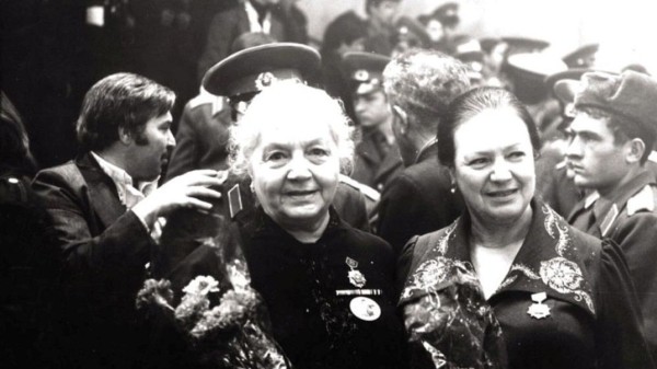 Наталья Бурмистрова – актриса на передовой Наталья Бурмистрова – актриса на передовой