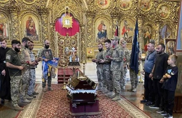 В Киеве почтили и проводили на родину скончавшегося в Украине грузинского бойца Вано Надирадзе (фото/видео)