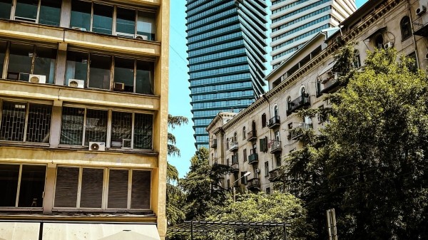 Иностранцам будет сложнее получить вид на жительство после покупки недвижимости в Грузии