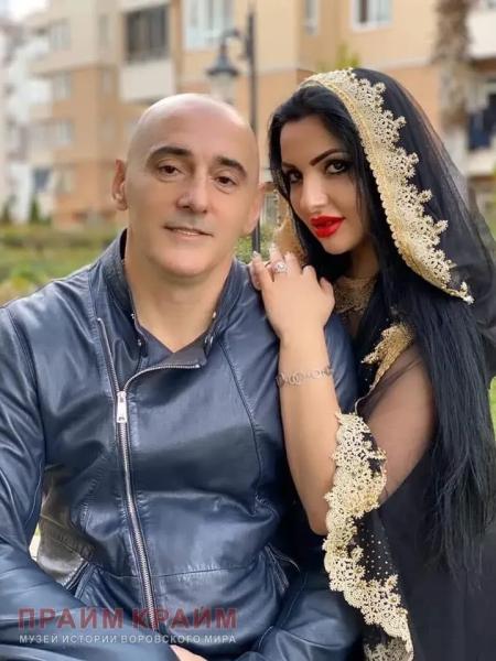 «Воры в законе» больше не скрывают вторых половинок: некоторые женились на грузинских красавицах — что пишут СМИ «Воры в законе» больше не скрывают вторых половинок: некоторые женились на грузинских красавицах — что пишут СМИ