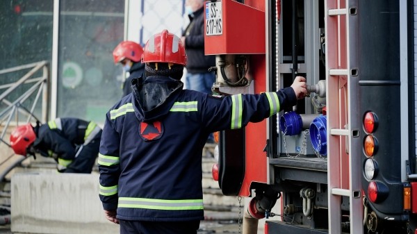 Герои нашего времени – первые лица Грузии поздравили пожарных-спасателей Герои нашего времени – первые лица Грузии поздравили пожарных-спасателей