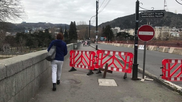 Часть дороги Восток-Запад будет закрываться по ночам Часть дороги Восток-Запад будет закрываться по ночам
