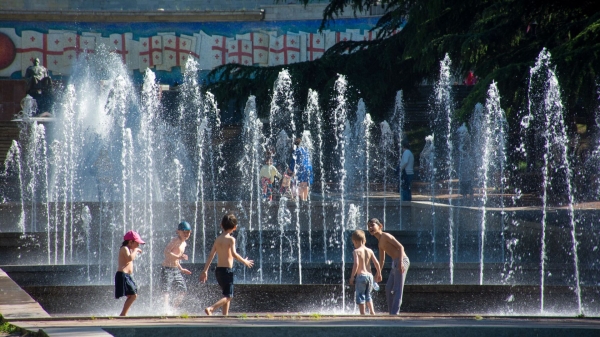 Ремонт фонтанов начался в тбилисском парке Ваке