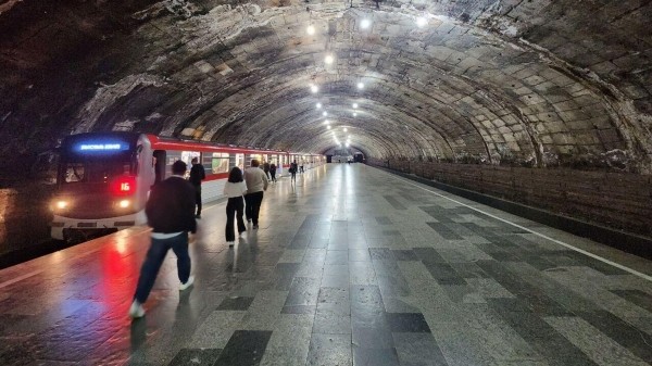 Станция метро "Варкетили" рядом с крупным спальным районом Тбилиси закрылась на 45 дней Станция метро "Варкетили" рядом с крупным спальным районом Тбилиси закрылась на 45 дней