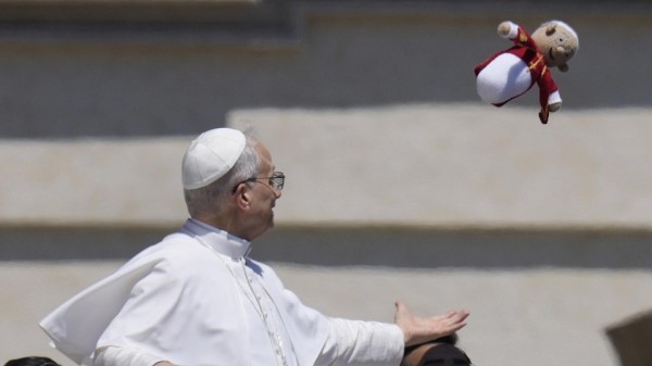 Папа Римский Лев XIV поздравил Илию II с днем тезоименитства