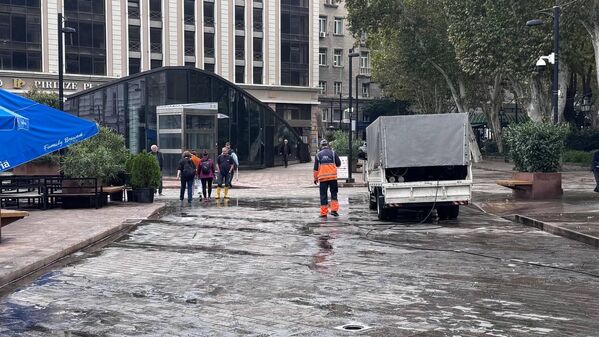 Утро в Тбилиси после ночных протестов - фото