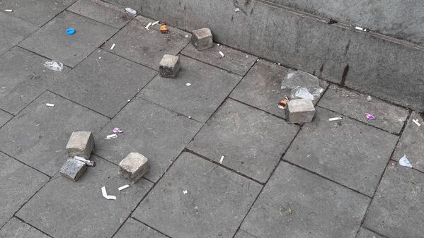 Утро в Тбилиси после ночных протестов - фото