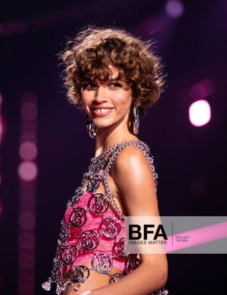 Грузинская богиня среди топ-моделей мира - Матильда Гварлиани вновь блистала на шоу Victoria's Secret 2025 (фото/видео)