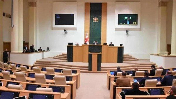 Согласно новой редакции «Избирательного кодекса», меняется дефиниция выборов, а вместе с ними, референдума и плебисцита