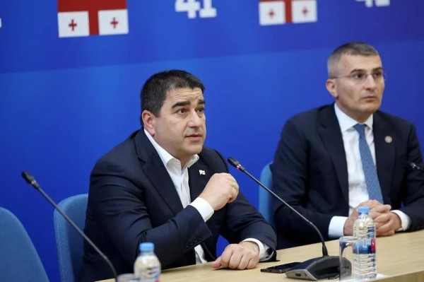 Шалва Папуашвили - Грузия продолжит готовить страну к членству в ЕС, не для того Европейского союза, который брюссельская бюрократия лишает европейского содержания и оставляет просто союзом Шалва Папуашвили - Грузия продолжит готовить страну к членству в ЕС, не для того Европейского союза, который брюссельская бюрократия лишает европейского содержания и оставляет просто союзом