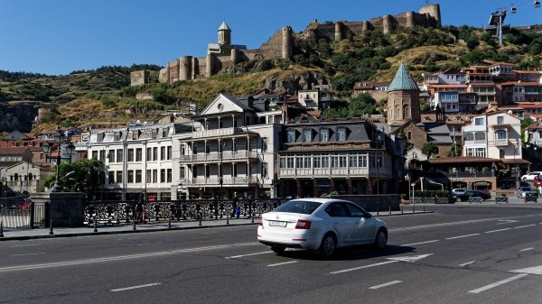 Метехский мост в Тбилиси перекроют для транспорта в честь праздника Метехский мост в Тбилиси перекроют для транспорта в честь праздника
