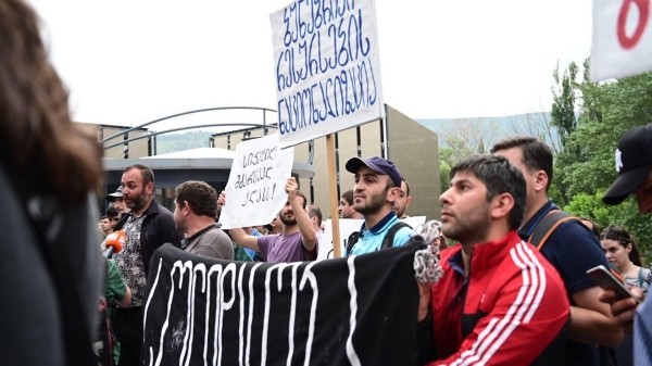 Чиатурские горняки добиваются выплат задолженностей на акции в Тбилиси Чиатурские горняки добиваются выплат задолженностей на акции в Тбилиси