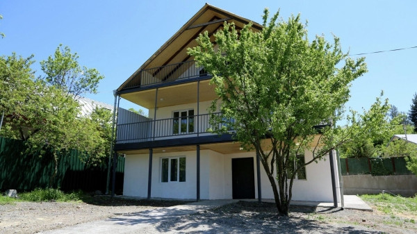 Несколько сотен семей вынужденных переселенцев получат квартиры в Грузии Несколько сотен семей вынужденных переселенцев получат квартиры в Грузии