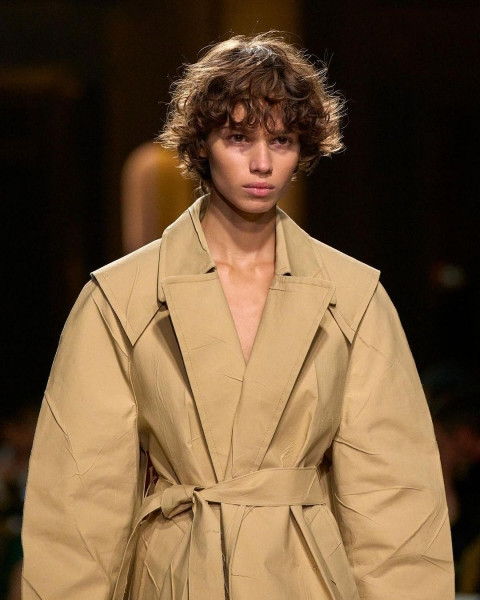 Очередное достижение Матильды - в опросе Models.com она названа избранной моделью читателей в категории &laquo;уличный стиль&raquo;