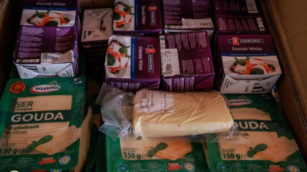 Житель Грузии менял сроки годности на просроченных продуктах и продавал их