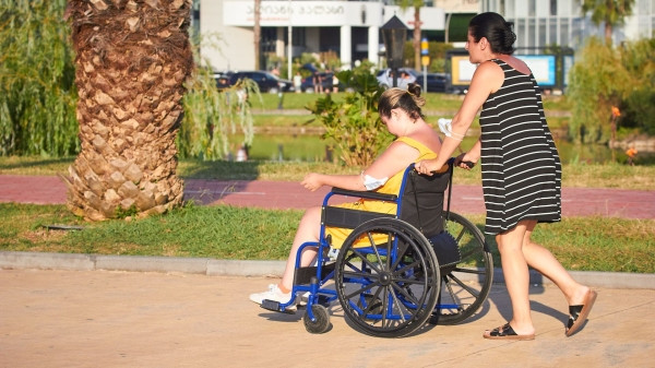 Лицам с ОВЗ в Грузии увеличили пособия