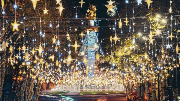 Центральные улицы Тбилиси перекроют из-за демонтажа новогодней иллюминации