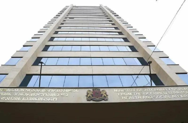 Наказаны будут и работник, и работодатель - дополнительные разъяснения Минздрава  по ограничениям на трудоустройство мигрантов